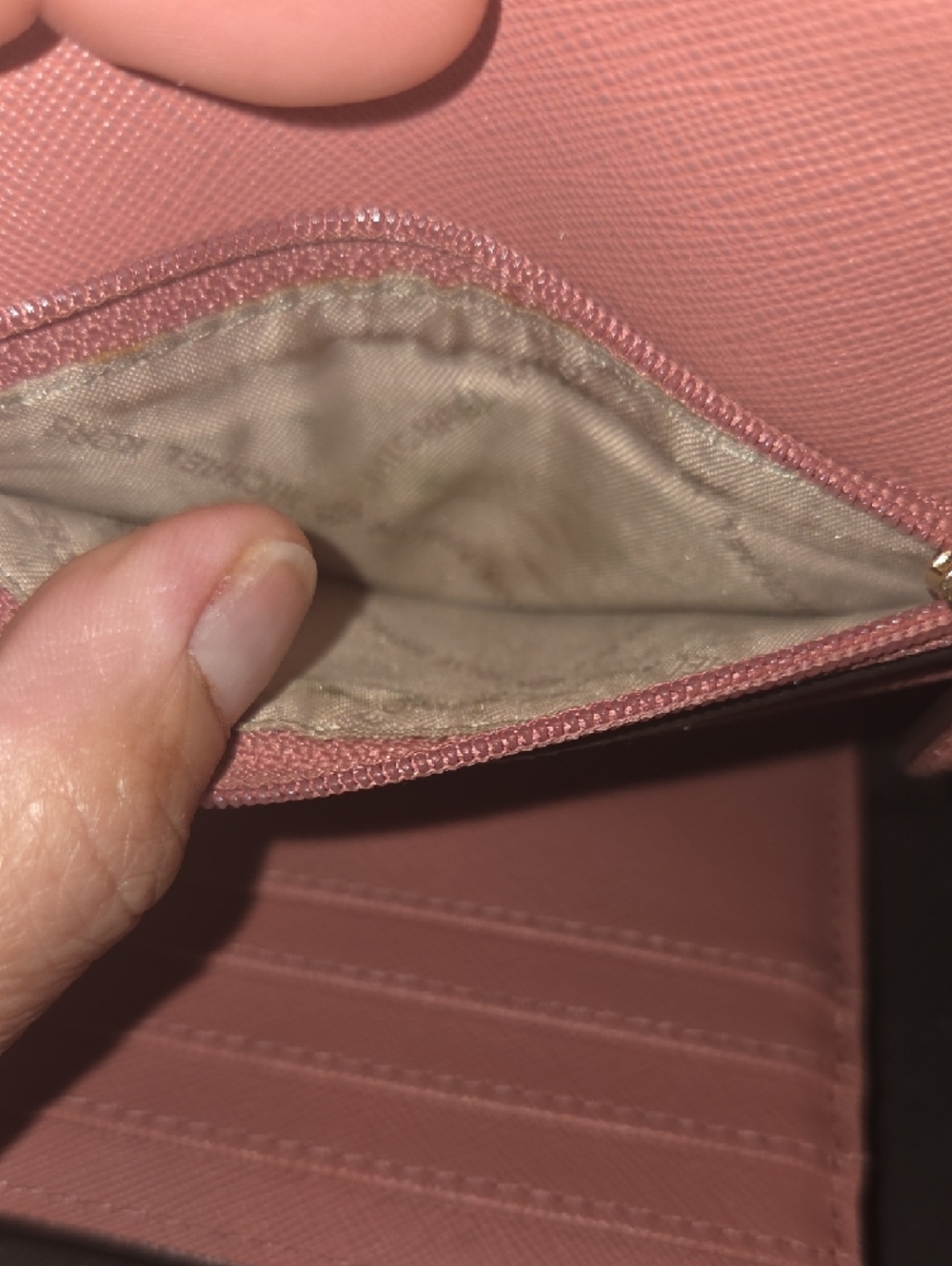 Michael Kors Dusty Rose Saffiano Leather Compact Wallet with Gold Logo - Picture 7 of 13
